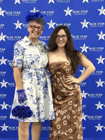 Sabina Lyszczarczyk blue star families with friend
