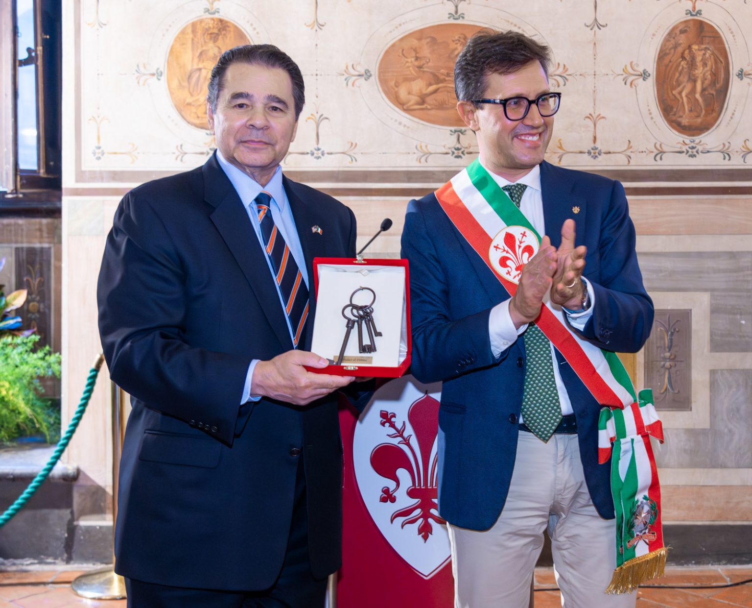 Life Trustee Daniel D&rsquo;Aniello &rsquo;68, H&rsquo;20 Honored With Keys to the City of Florence, Italy