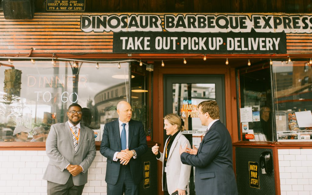DinosaurBBQ 1920x1200px 1024x640