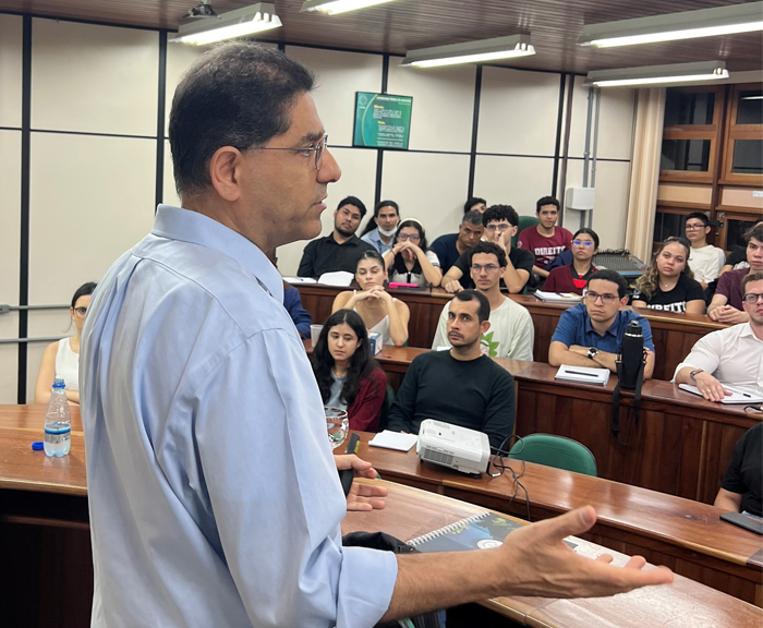 Professor Gidi 700x576xpx